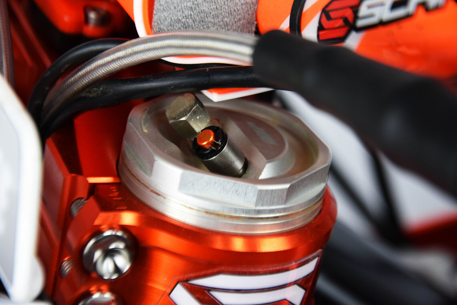 FORK AIR BLEEDER WP MARZOCCHI KTM HUSABERG HUSQVARNA GAS GAS ORANGE